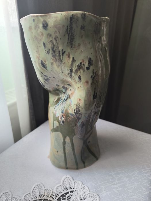 Vază și platou din ceramică