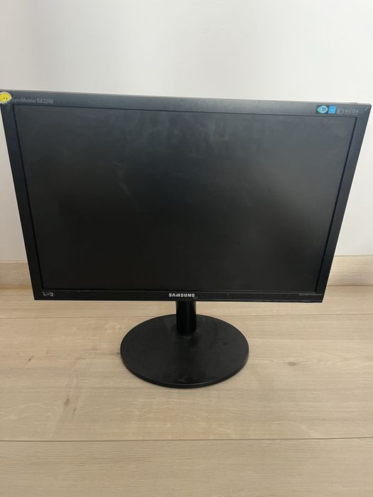 Monitor Samsung - 55 cm diag, reglabil pr inaltime