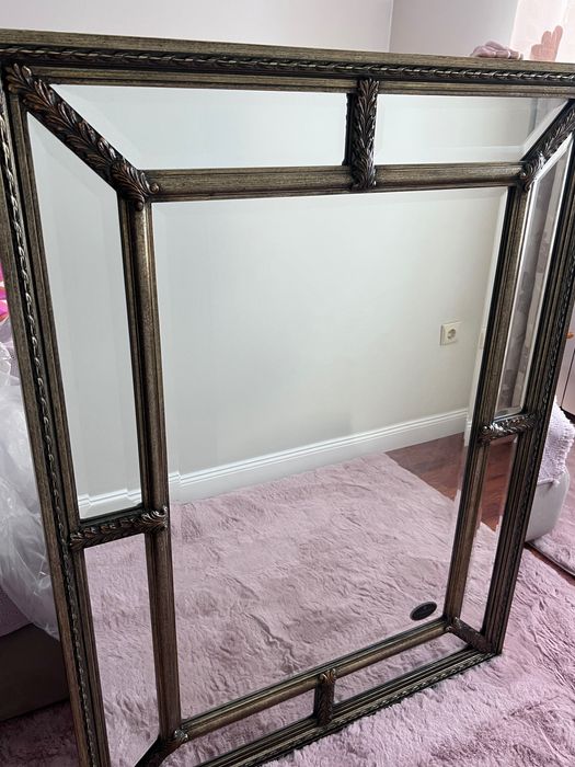 Oglindă de perete decorativă