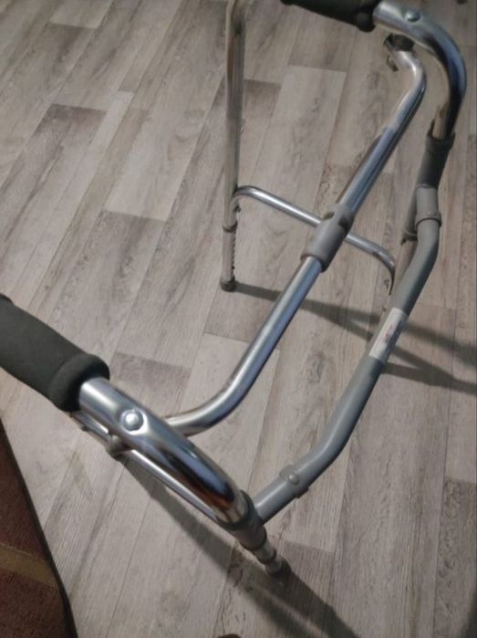 Продам ходунок взрослые