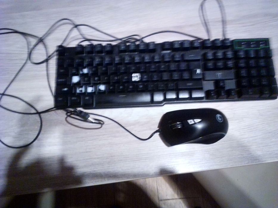 2Tastaturi și 2 mousse_uri