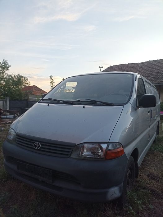 Toyota Hiace 2003 diesel 2.4 recent adus din austria