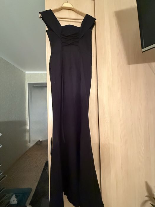 Элегантное чёрное платье