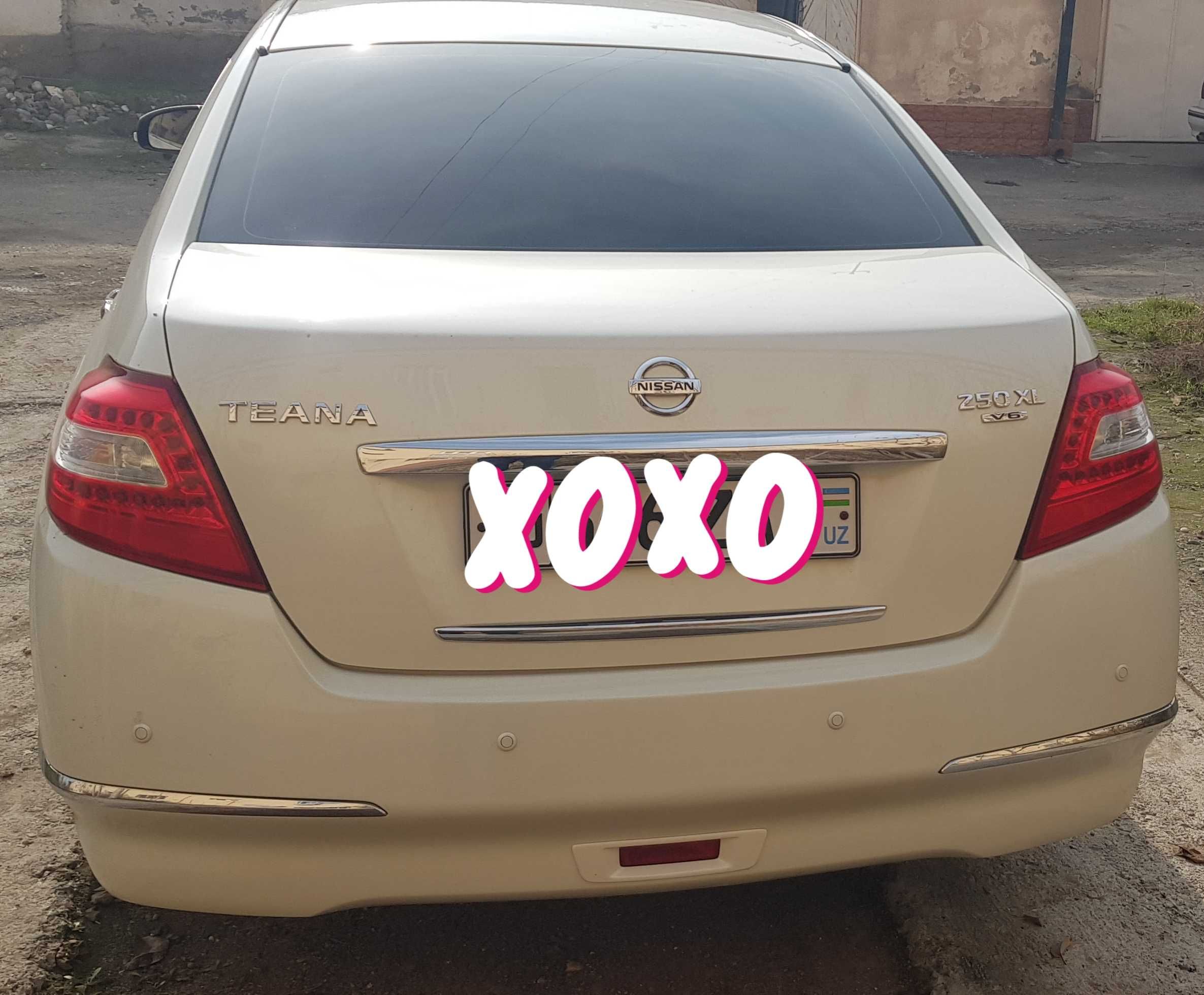 Автомобиль NISSAN