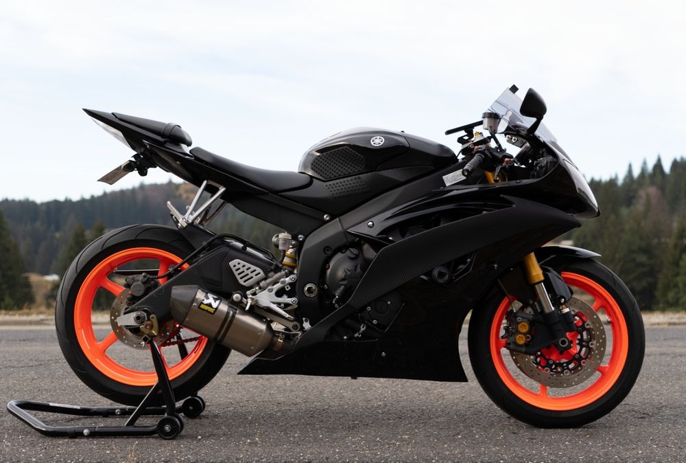 Yamaha R6 2008 – Putere, precizie și pasiune pe două roți!