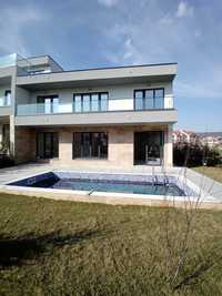 Къща на 2 етажа с басейн в кв. Виница, Варна