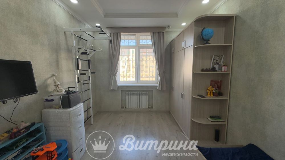 Продаётся 3-комнатная квартира по ул. Паркент