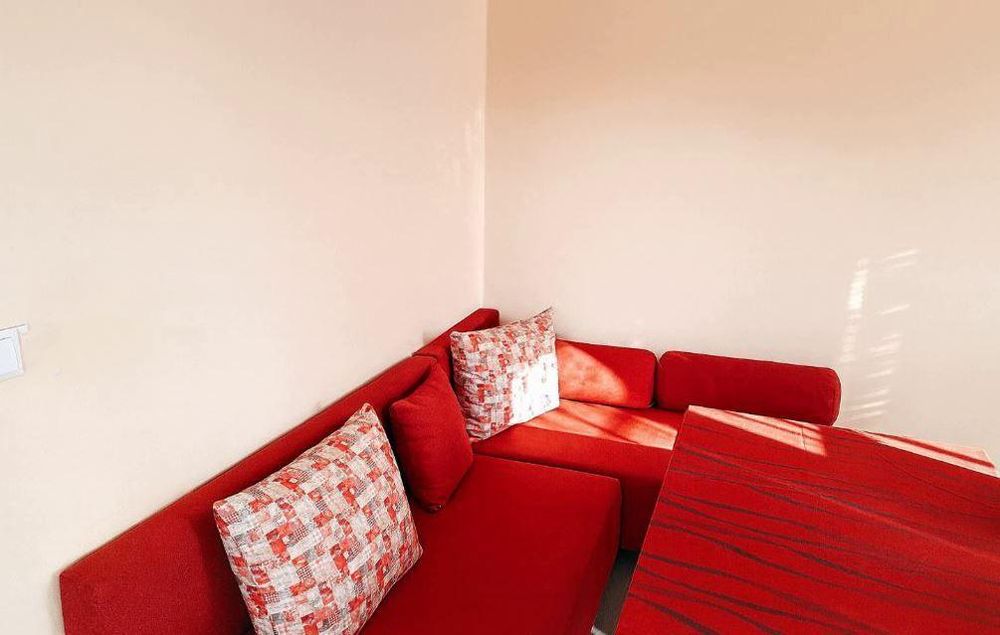 Дава се под наем Тристаен апартамент в Варна, м-т Траката - 68 кв.м за 450 € - Снимка #1