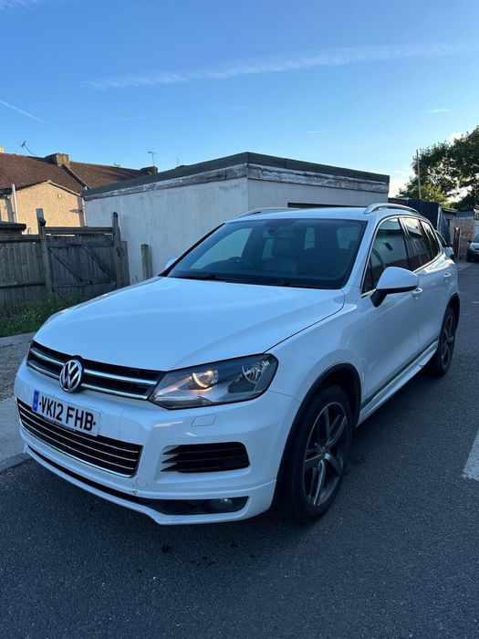 Pachet frontal bara capota aripi tragher faruri touareg 7p