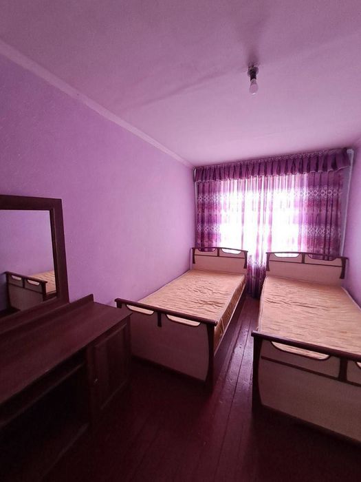 Продаётся дом
4 etaj 
remontlari orta  svejiy 
balkon bor
Hokimyatda