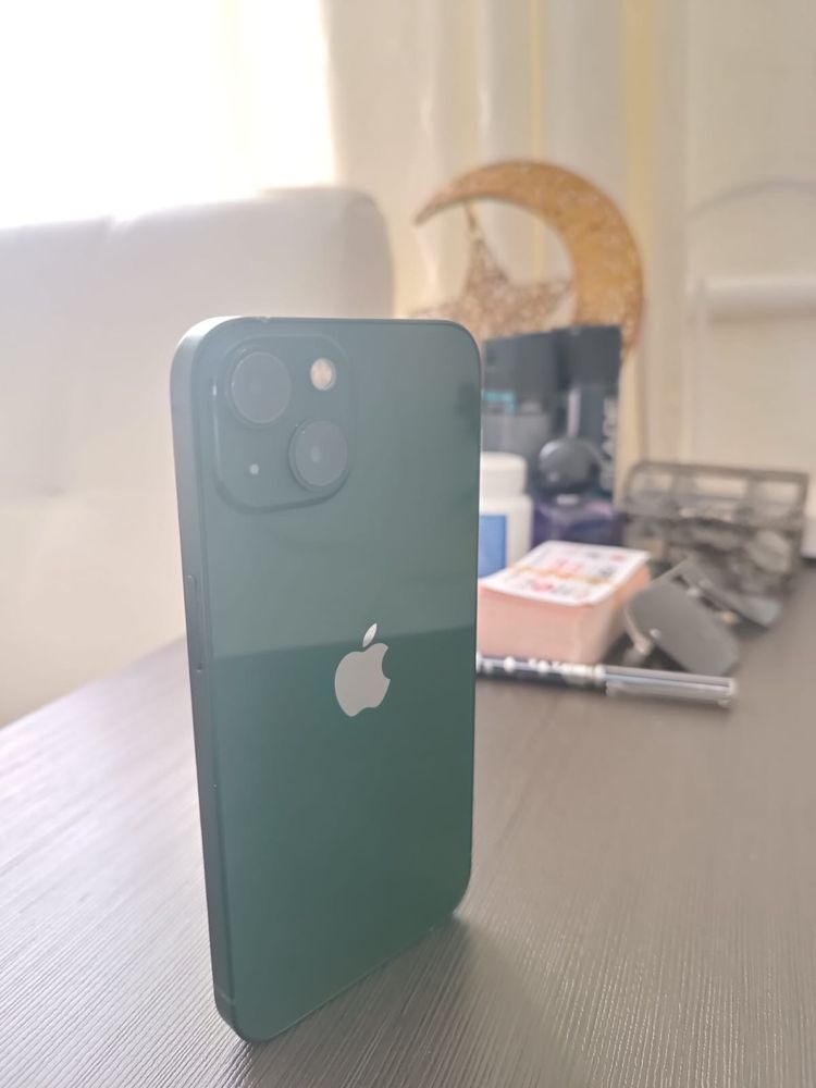 Продаю iphone 13
