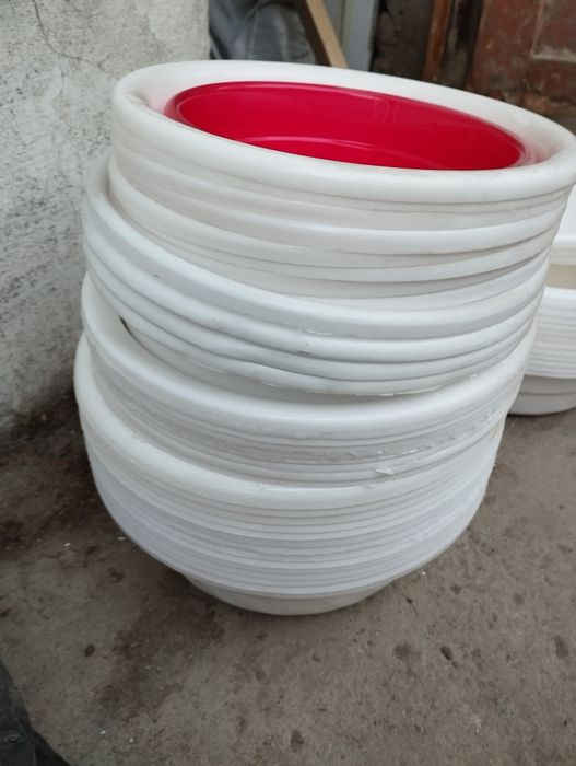 пластмасовый посуда.за все 45тысячь