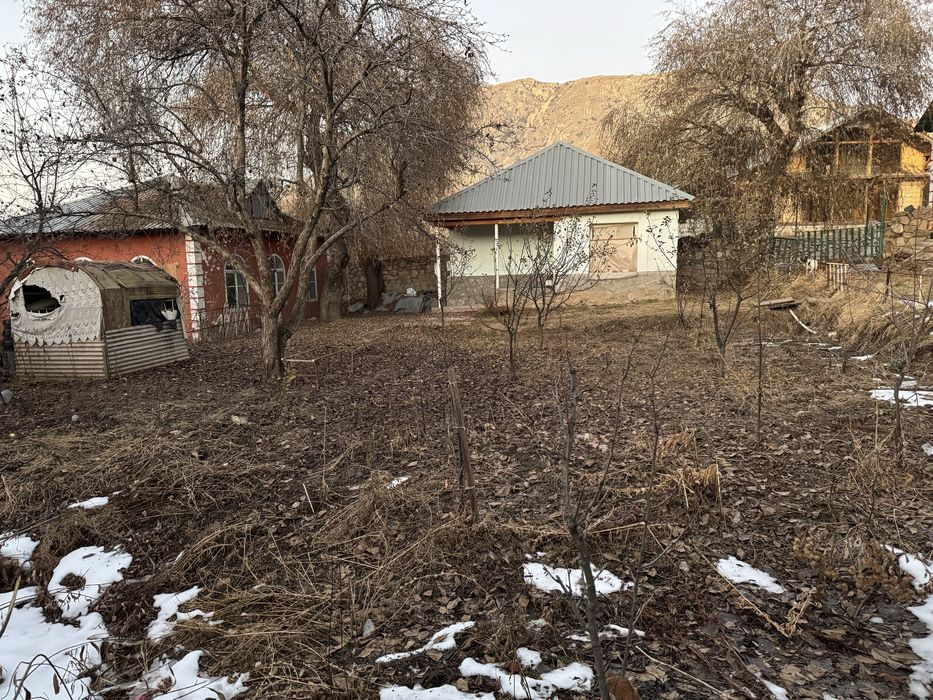 Продаётся участок на горах Чимган  возле SkyVillage напротив Sevarsoy