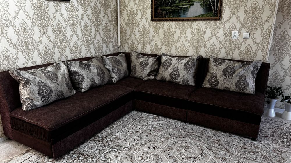 Диван угловой прямой кылугада болады состояниясы жақсы