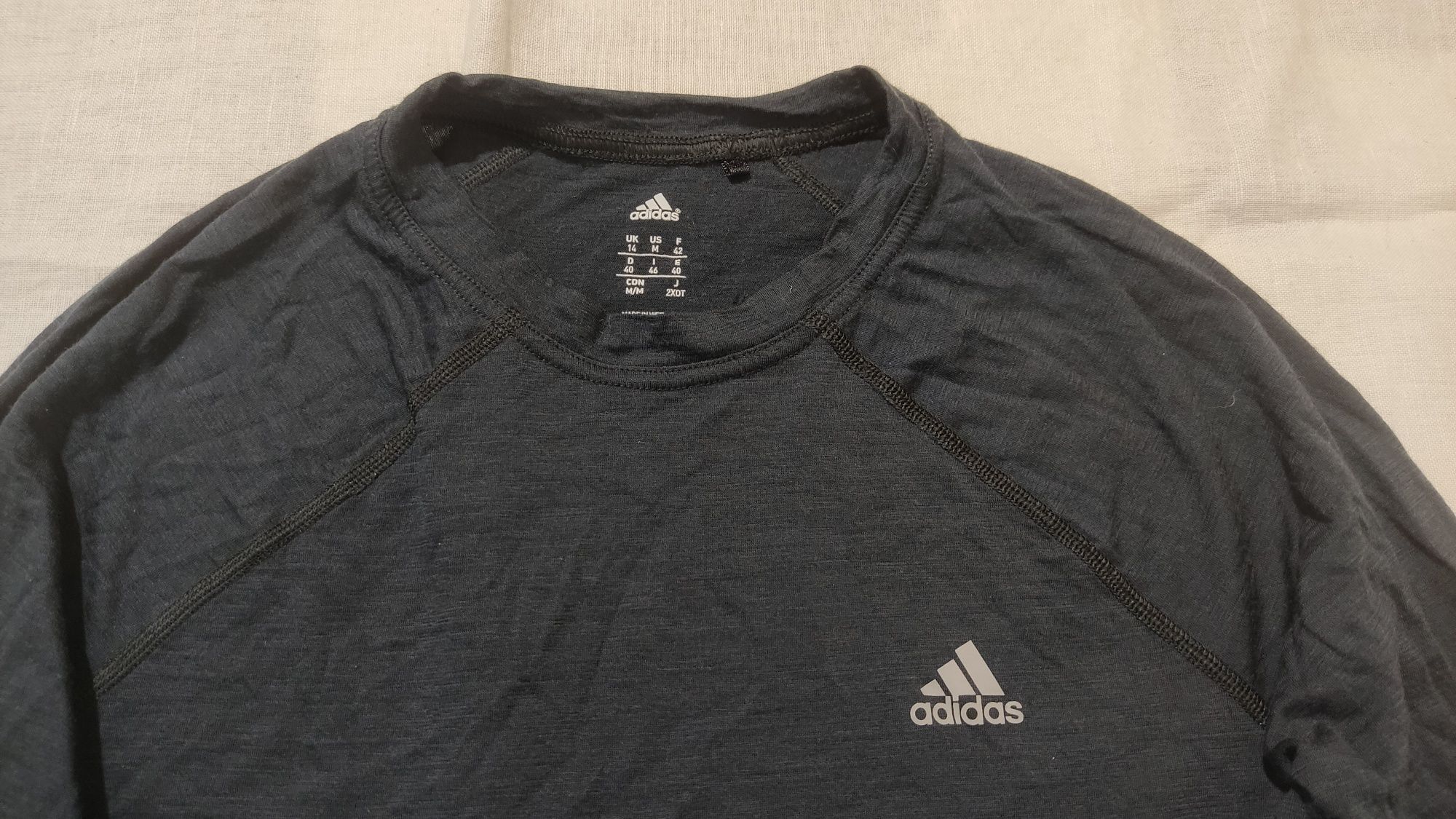 Bluza de corp 100% lână Adidas mărimea M dama ski snowboard munte tura