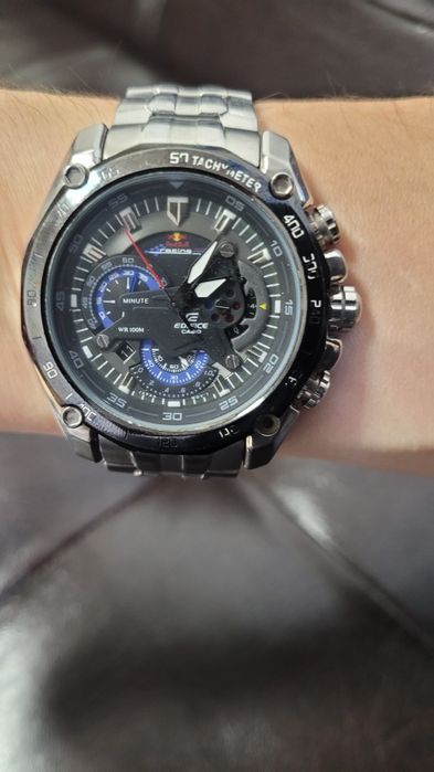 Часы Casio Edifice. Red Bull Racing