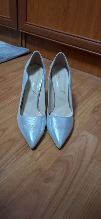 Tocuri Stiletto Elegante