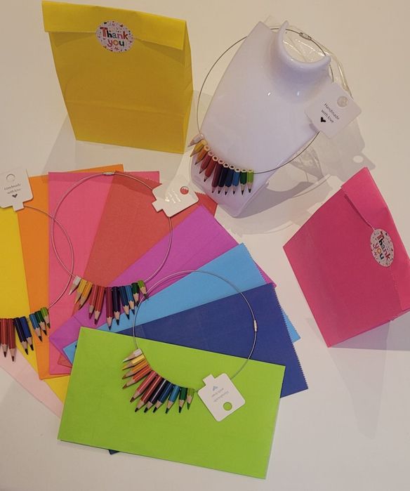 Colier creioane colorate