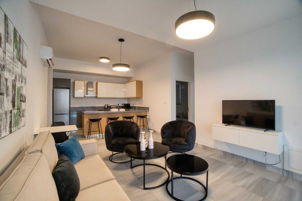 Дава се под наем Двустаен апартамент в София, Център - 55 кв.м за 408 € - Снимка #1