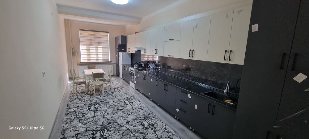 Zangiota tumani eshonguzarda 3 xonali uy sotiladi. sotiladi