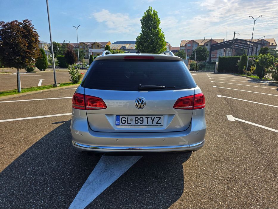 Vând VW PASSAT B7 HighLine Combi - An 2013