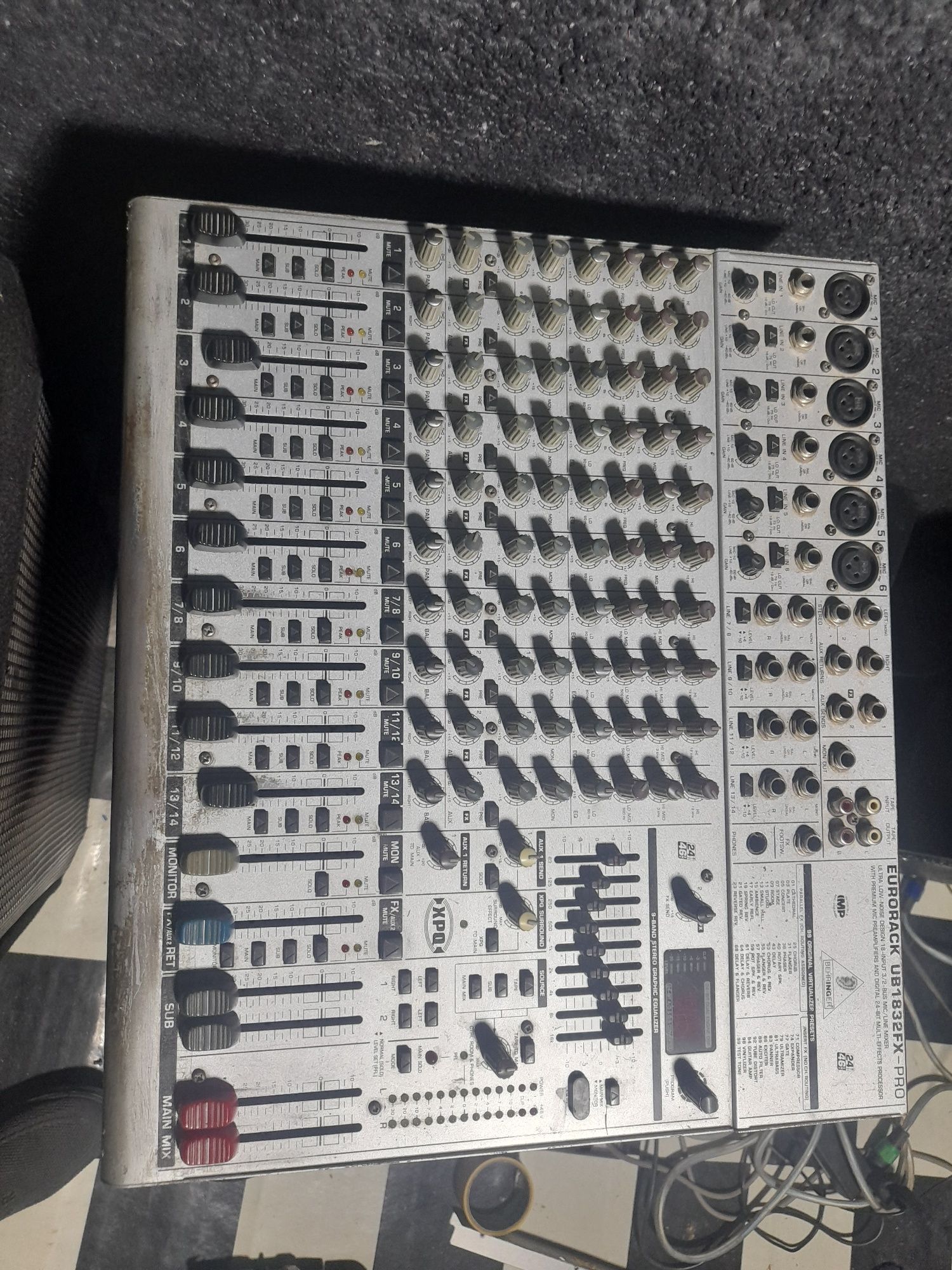 behringer 1832  2 knopka arginal miksher pult sotiladi