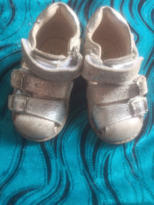 Отдам детские сандали
