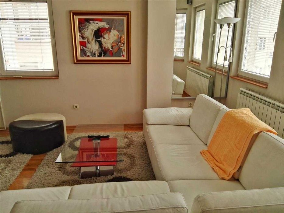 Дава се под наем Двустаен апартамент в Бургас, Център - 64 кв.м за 255 € - Снимка #3