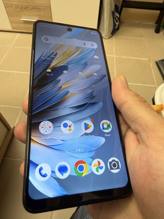 5G UG Phone U25 6/256gb - на 3 месеца, перфектен