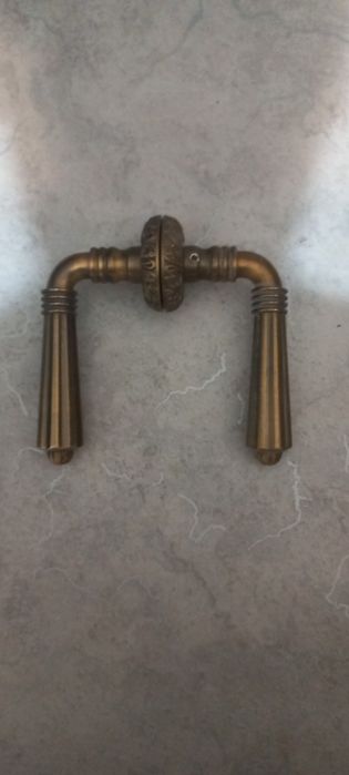 Продам межкомнатные дверные ручки античная бронза, стиль борокко.