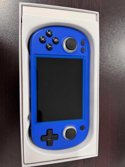 Чисто нова Anbernic RG40XXH - гейминг конзола