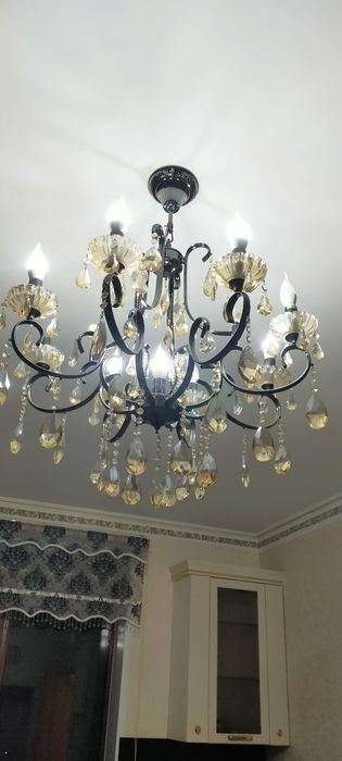 Срочно люстру продам