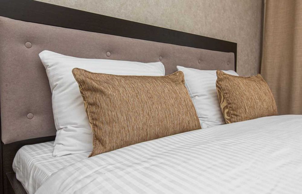 Сдаётся 2-комнатная квартира на левом берегу.