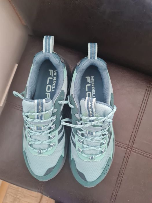 Adidași trekking merrell cu GORE-TEX