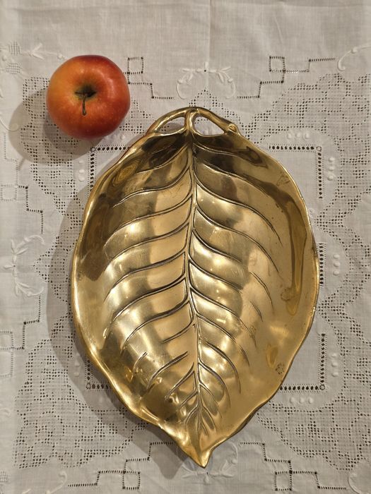 Vas decorativ alamă