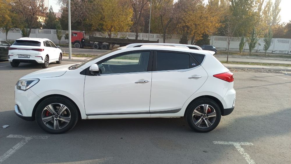 Электромобиль JAC iev 7 S запас хода 350 тали