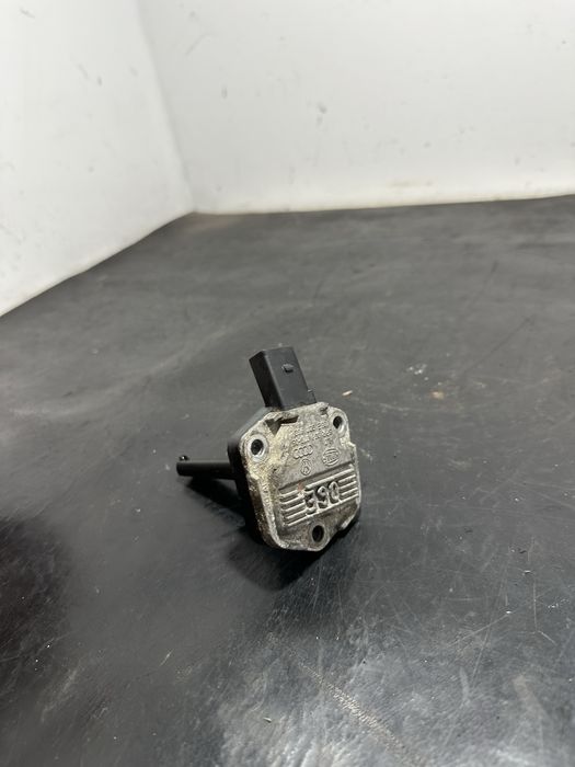 Senzor nivel baie ulei Volkswagen Vw Touareg 3.0 TDI BKS V6 06E907660