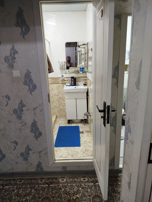 Салом алайкум квартира сотилади Лицунова турон банк устида 5етаж 67 кв