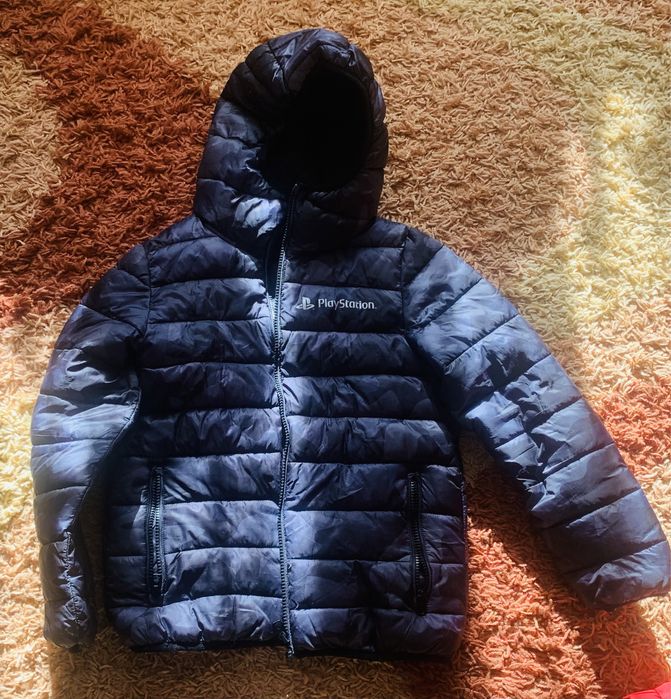 Vand hainute copii intre varsta 4-7 ani