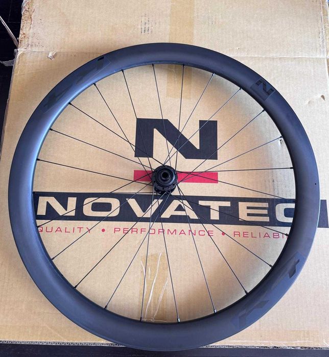 Set roti  bicicleta Novatec R4 Shimano 11s