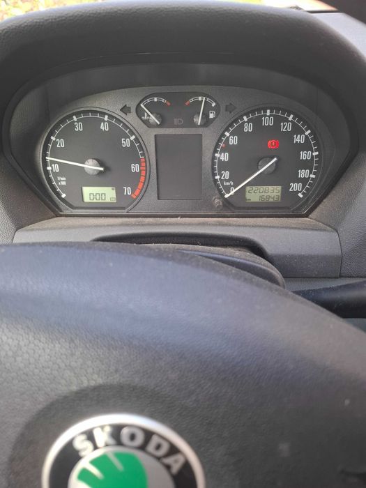 Vand Skoda fabia,an 2002,motor 1.4 benzina,proprietar