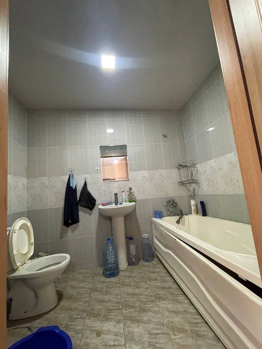 Motrid 3 xonali sotiladi 82 kvadrat