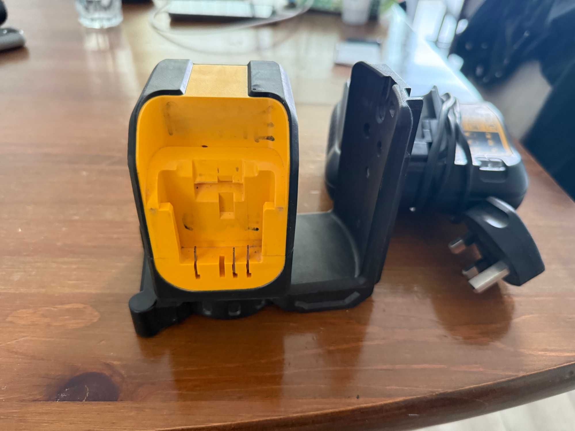 Лазерен Нивелир Dewalt DCE088R