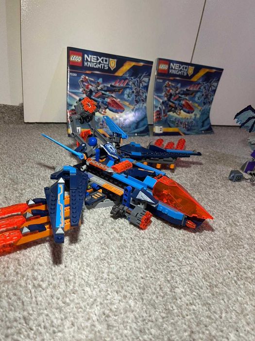 LEGO NEXO KNIGHTS - Avionul Falcon Blaster al lui Clay 70351