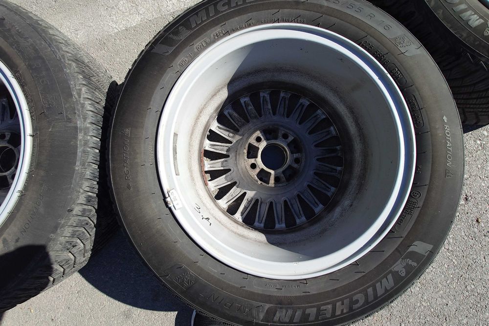 Зимни гуми с оригинални джанти за Mercedes 16-ки 5x112