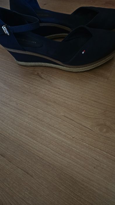 Сандали Tommy Hilfiger 40 номер