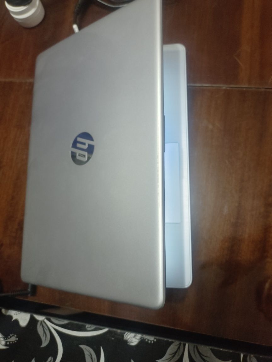 Notebook Hp itel Core i7 Intel iRISxe graphics