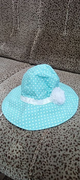 Дамска синя шапка