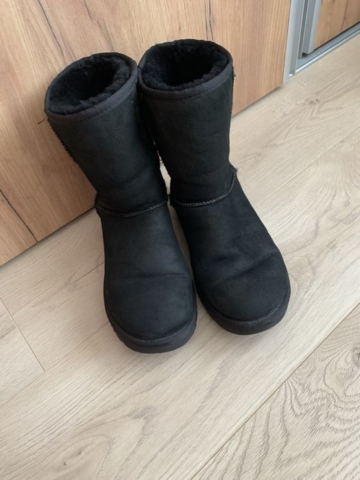 Ugg marimea 40 originale