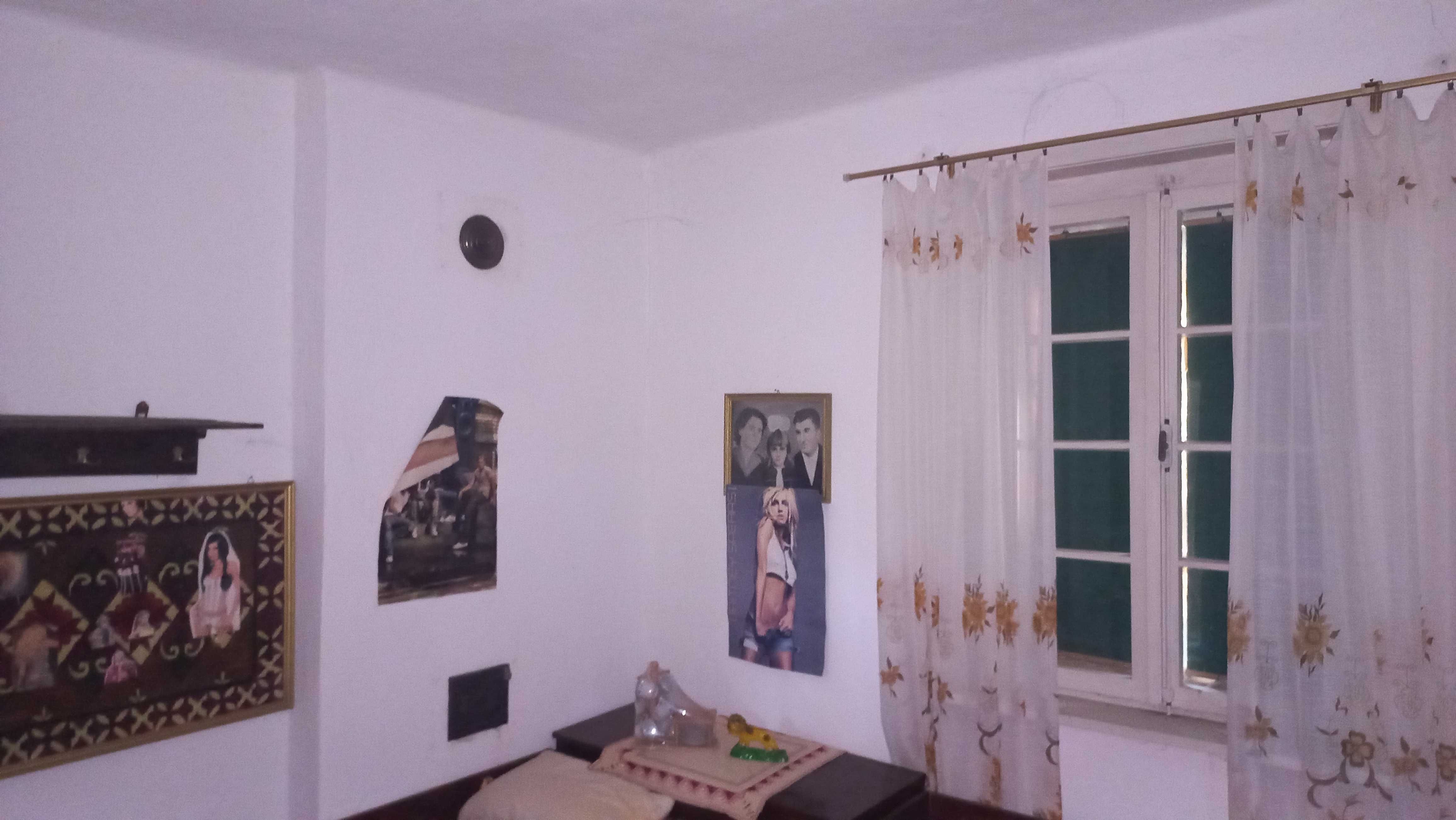С.Крета-масивна къща 130кв.м. допълнителни постройки-над 150кв.м.